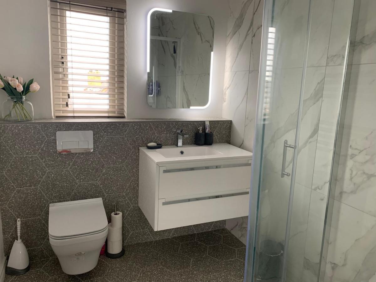 Sea La Vie Hotel Bangor  Bagian luar foto